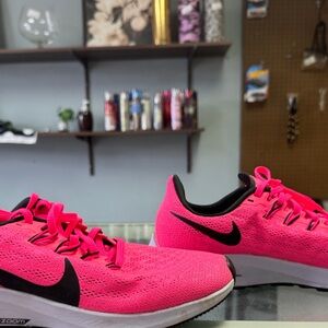 Nike Women's Bright Pink Athletic Shoes